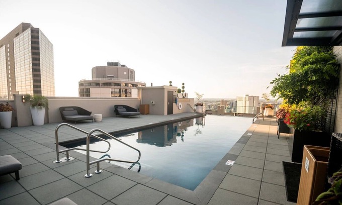 Logan Square Hotel | Spacious Suite with Kitchen | City Views | Swimming Pool | Pet-Friendly