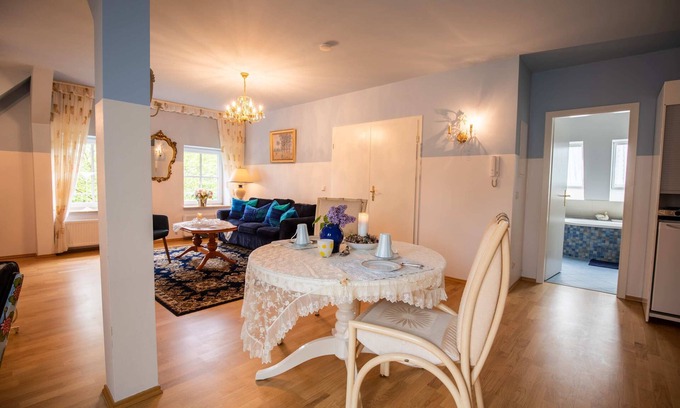 Borgerende House | Spacious suite with garden views and a bathtub