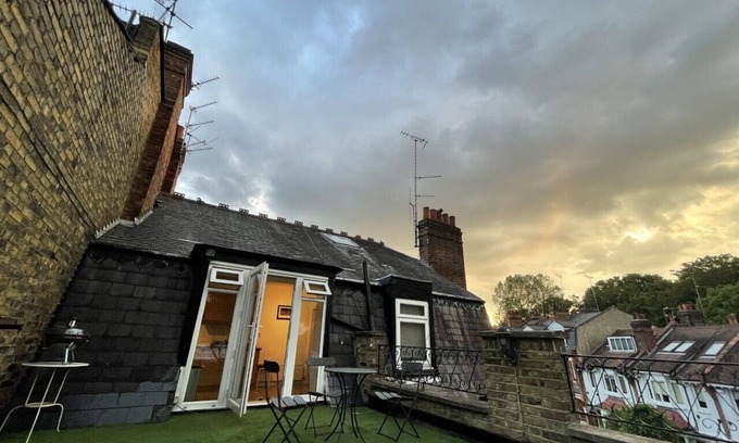 Hillrise House | Spacious two bedroom flat in prestigious Highgate