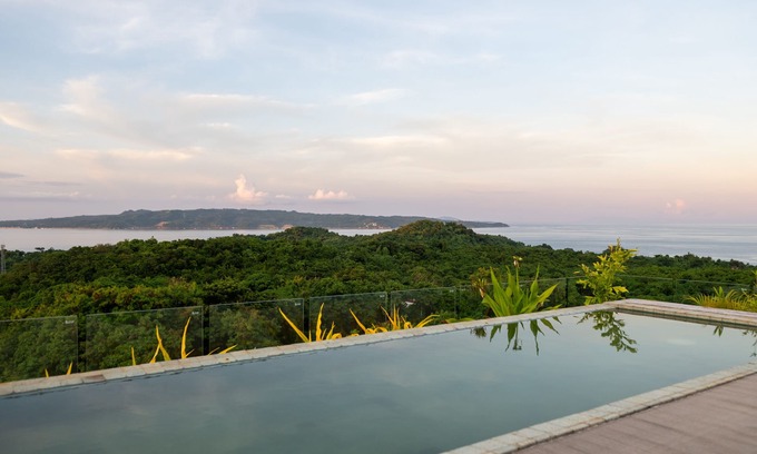 Yapak Villa | Spacious villa in Boracay with infinity pool and indoor pool Great for Groupsnnn