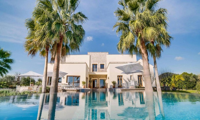 Son Servera Villa | Spacious villa with infinity pool