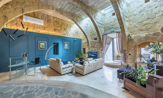 Zebbug House | Spacious Villa Zaffir- Heated Pool & Fireplace
