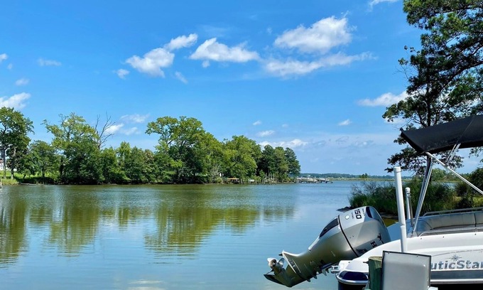 Mount Holly House | Spacious Water Front House off of Potomac River 5 Bedroom/ 5 Full Bath