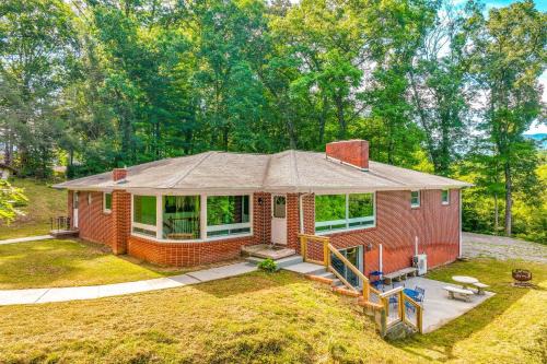 Waynesville House | Spacious Waynesville Retreat with Yard and Patio!