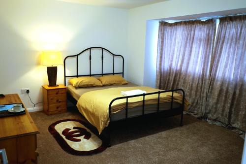 Fairlop Apartment | Spaciuos Ensuit 4