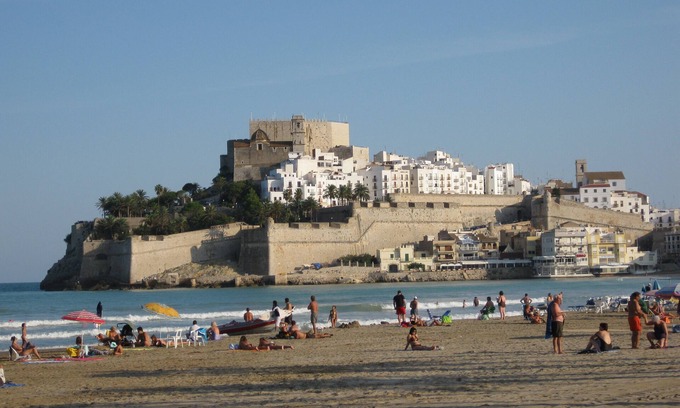 Peniscola Apartment | Spanish Mont-St-Michel. Two terraces with sea view. Two TVs + WIFI