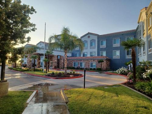 Redlands Hotel | Spark By Hilton Redlands