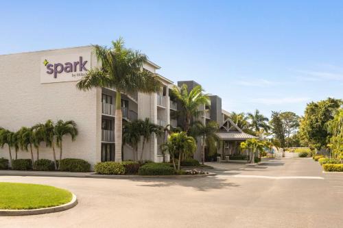 Sarasota Hotel | Spark by Hilton Sarasota Siesta Key Gateway