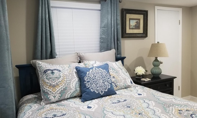 Long Beach Apartment | SPARKLING CLEAN - BRAND NEW! Beachside apartment - Beach Passes Included!