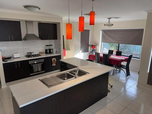 Kangaroo Flat House | Specious home in Bendigo