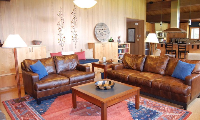 Parkdale House | Spectacular Mount Hood View Home-Sleeps 10