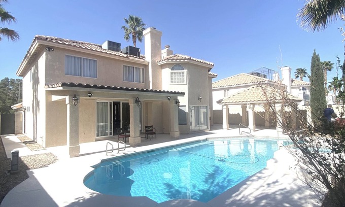 Green Valley House | Spectacular remodeled 5 bedrooms in the Greenvalley area. 30 days minimum rental