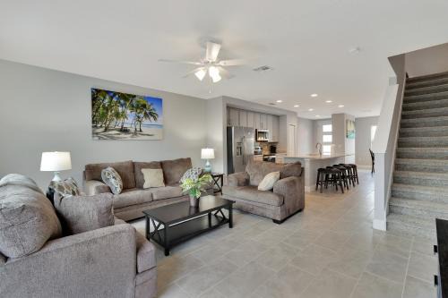 Kissimmee House | Spectacular! Townhome 9 Miles to Disney World!