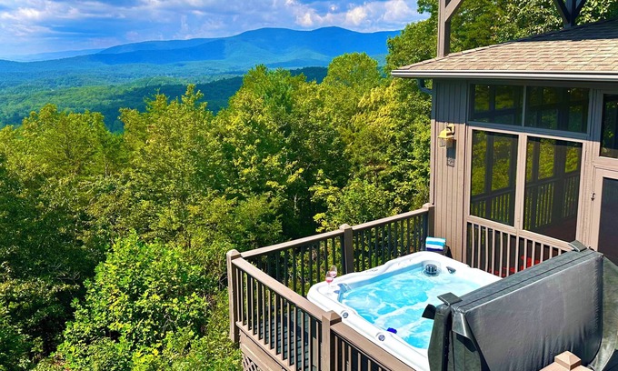 Dahlonega House | Spectacular Views-5BR-Hot Tub-Game Rm-TOP Location-dog friendly-near wineries!
