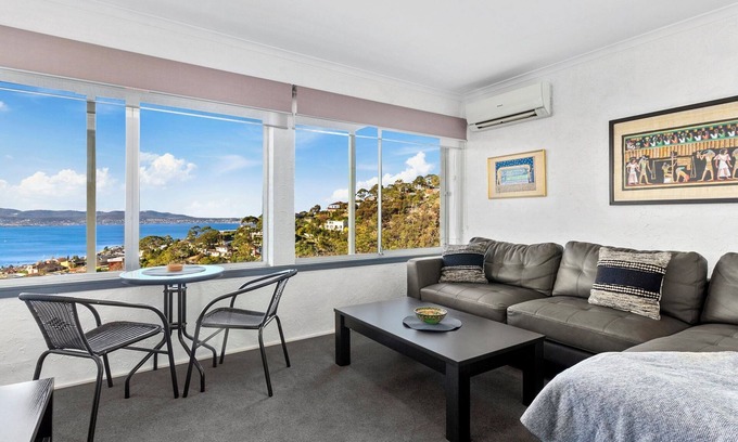 Mount Nelson Apartment | Spectacular Views - 1 Bedroom - Free Parking - Mount Nelson