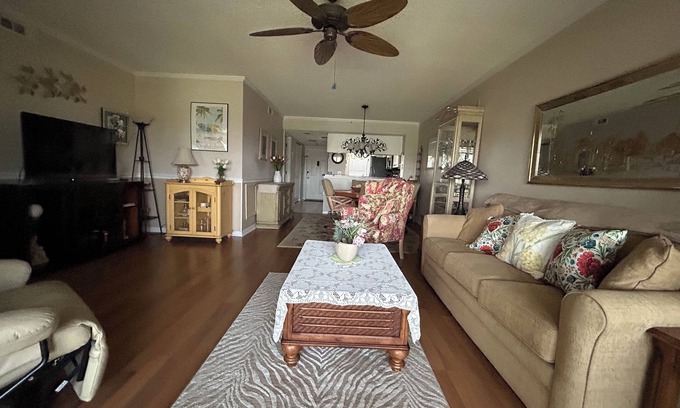 Plantation Condo | Spectacular views of the golf course & lake from 3rd floor lanai. Venice, FL.