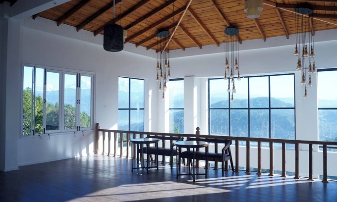 Kausani Hotel | Spellmount - Himalayan View Infinity Pool Resort in Kausani