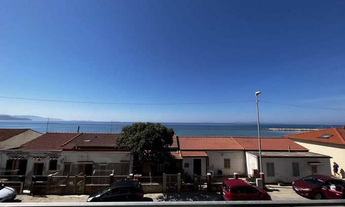 Follonica Apartment | SPIAGGIA DI LEVANTE - ELBA