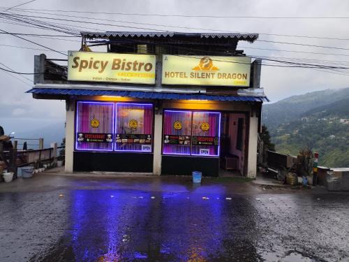 Darjeeling House | Spicy Bristo, Silent Dragon Inn