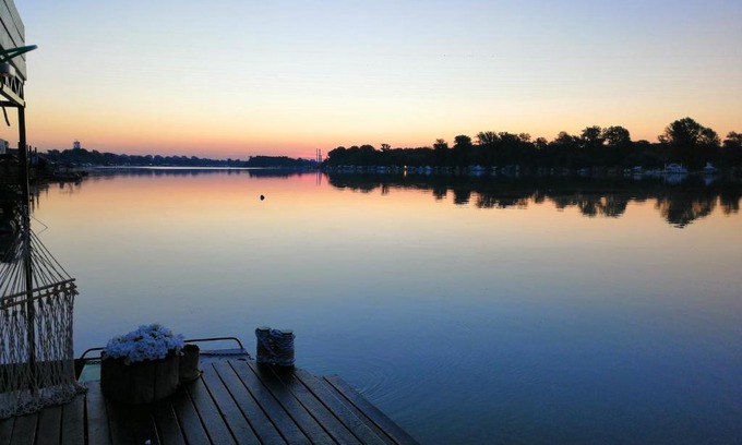 Novi Beograd House | Splav Different life