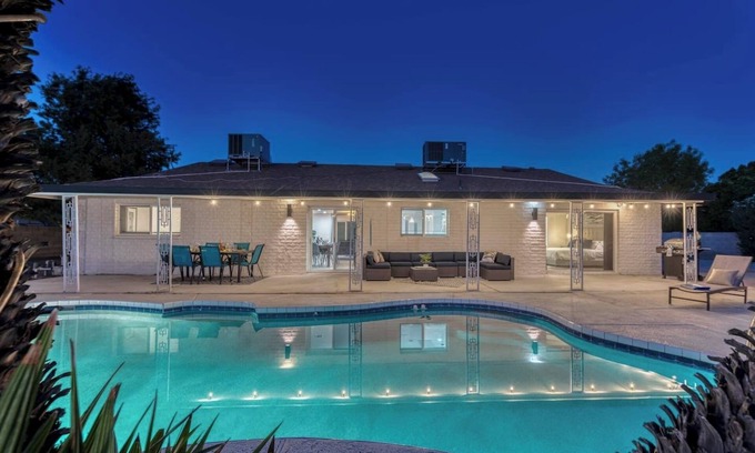 Tempe House | SPLENDID 5 Bedroom home with PRIVATE Heated Pool!