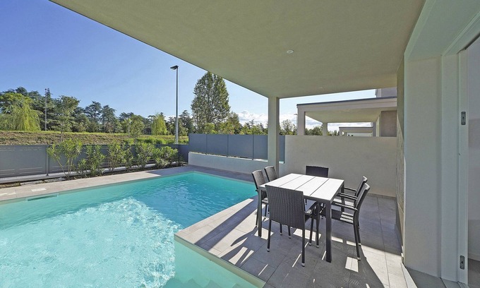 San Benedetto di Lugana Villa | Splendid Lake Garda Retreat | Villa Prestigio | Sirmione | Luxurious Comfort |.
