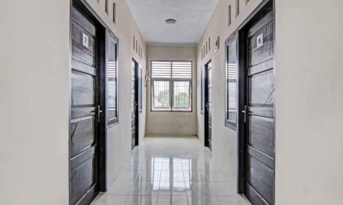 Pekanbaru Hotel | SPOT ON 91828 Homestay Dinda Syariah Near Masjid Al Amin