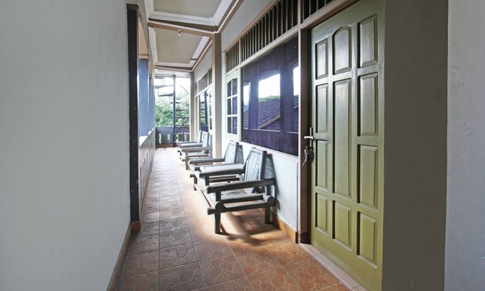Praya Hotel | SPOT ON 92973 Madani Syariah Guesthouse