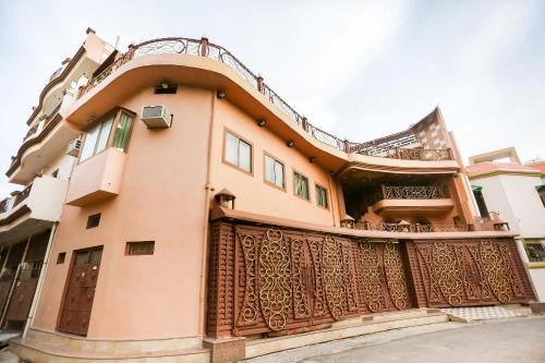 Allahabad Hotel | SPOT ON Hotel Sarojani Villa