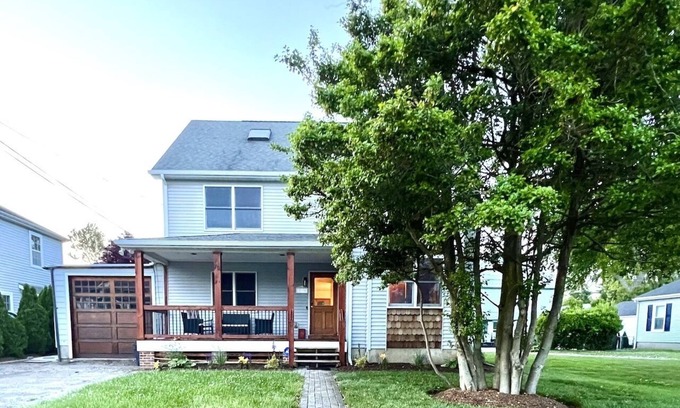 Lake Como House | *Spring Lake* Lake Como* Belmar* Luxury Beach House 5BR ,Sleeps 14, Near Beach
