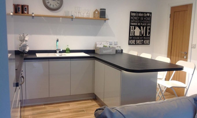 Hawarden Apartment | Springfield Aprtments, Hawarden