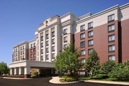 Half Day Hotel | SpringHill Suites Chicago Lincolnshire