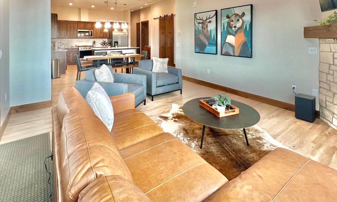 Fraser Apartment | Springview Lane #C304