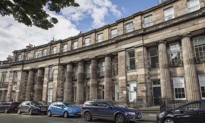 Stockbridge Apartment | St Bernard's Crescent, beautiful bright and well proportioned 3 bed flat