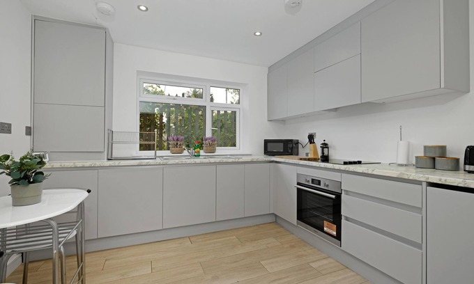 South Ruislip Apartment | St Martins 2 Bedroom & 2 Bathroom Apt. 1 - Ruislip