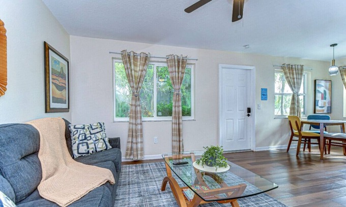 Pinellas Park Apartment | St. Pete Apt 10 mins to DTSP Pet Friendly #1