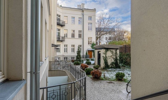 Praga Apartment | Stadion Narodowy 45m2, Top Location, Metro by Rentujemy