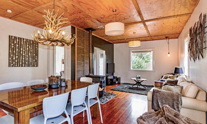 Ohakune House | Stag & 3 Pigs - Ohakune Holiday Home