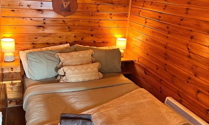 Crianlarich Cabin | Standard Cabin in Crianlarich, West Highland way
