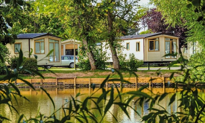 Burnham-on-Sea House | Standard economy caravan with one double and one twin.