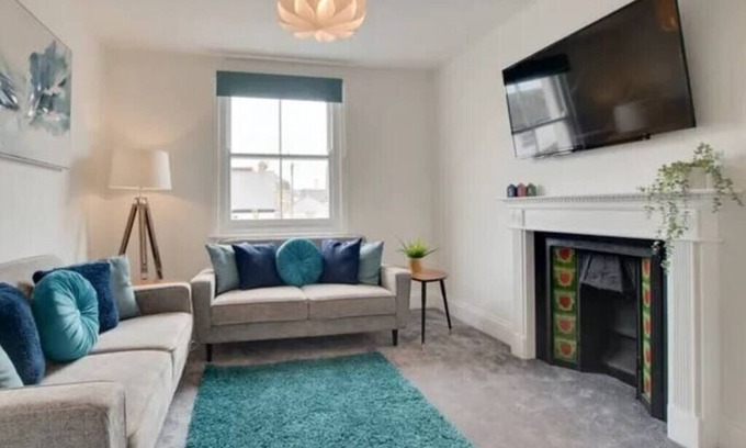Shaldon Apartment | Standout 2BD Coastal Cottages in South Devon