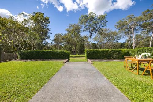 Bethania House | Stargaze&Soak Private Retreat Park-front Mins to Logan Hospital