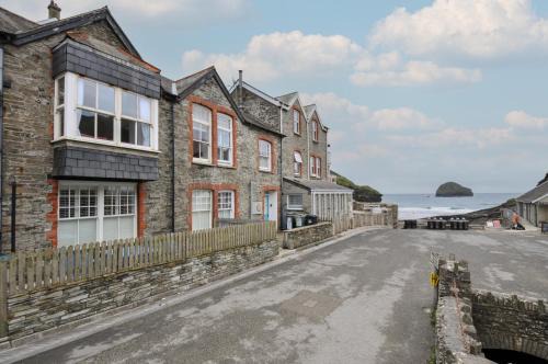 Trebarwith Strand Apartment | Stargazy