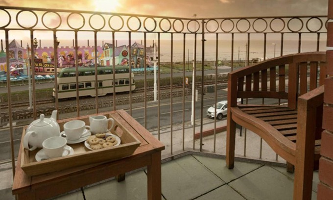 Bispham Apartment | Starlight Penthouse - The Beach House *Accredited*