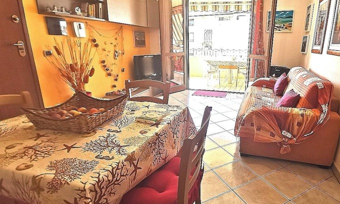 La Pietraia Apartment | Stately apartment a stone's throw from the sea with parking space Alghero