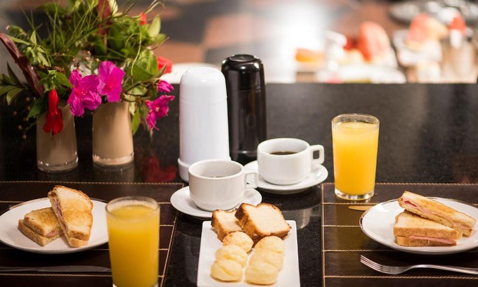 Madre Gertrudes Hotel | STATUS Motel