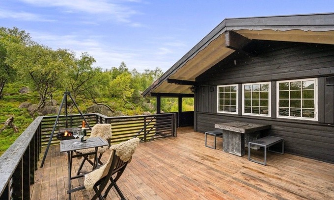 Bjerkreim Cabin | Stavtjørn Apline Lake Haven