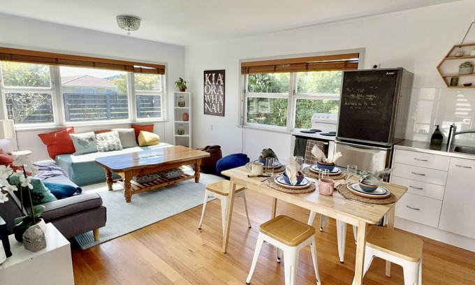 Rotorua House | Stay at a 100 y.o. geothermal property in central Rotorua!