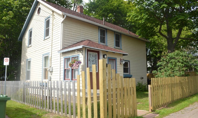 Charlottetown House | Stay in a charming heritage home in Charlottetown close to downtown!