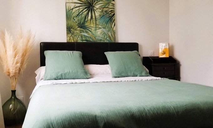Ouest Bed & Breakfast | Stay in Le Mans: room with private shower, free parking